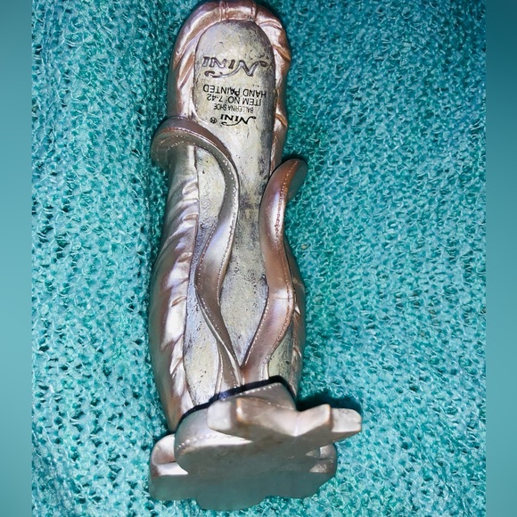 NINI Ballerina Shoe Figurine - Picture 6 of 10
